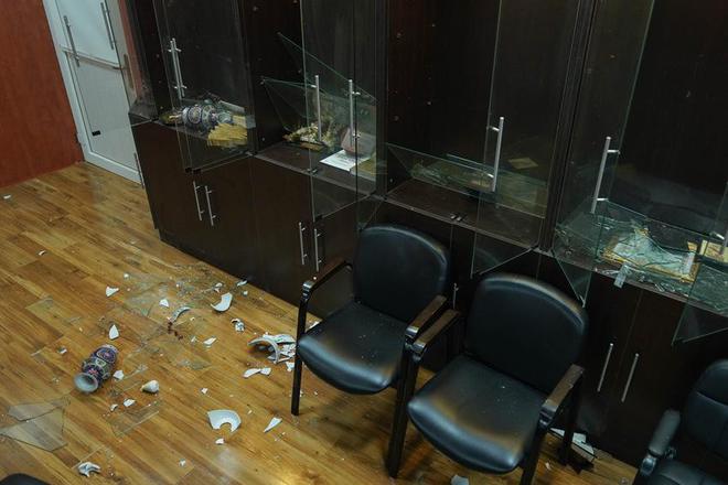 冠軍娛樂：現場圖片！多枚航彈爆炸致我赴黎維和部隊營區受損