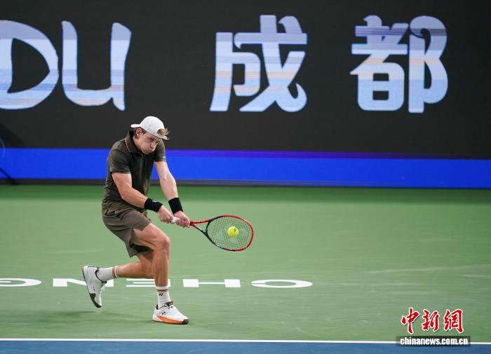 體育投注：成都網球公開賽：中國選手商竣程2比1戰勝比利時選手齊祖·貝爾赫斯